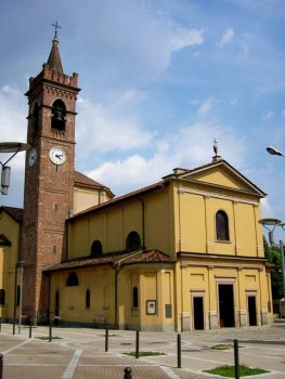 nuovo_piazzale_della_chiesa.jpg